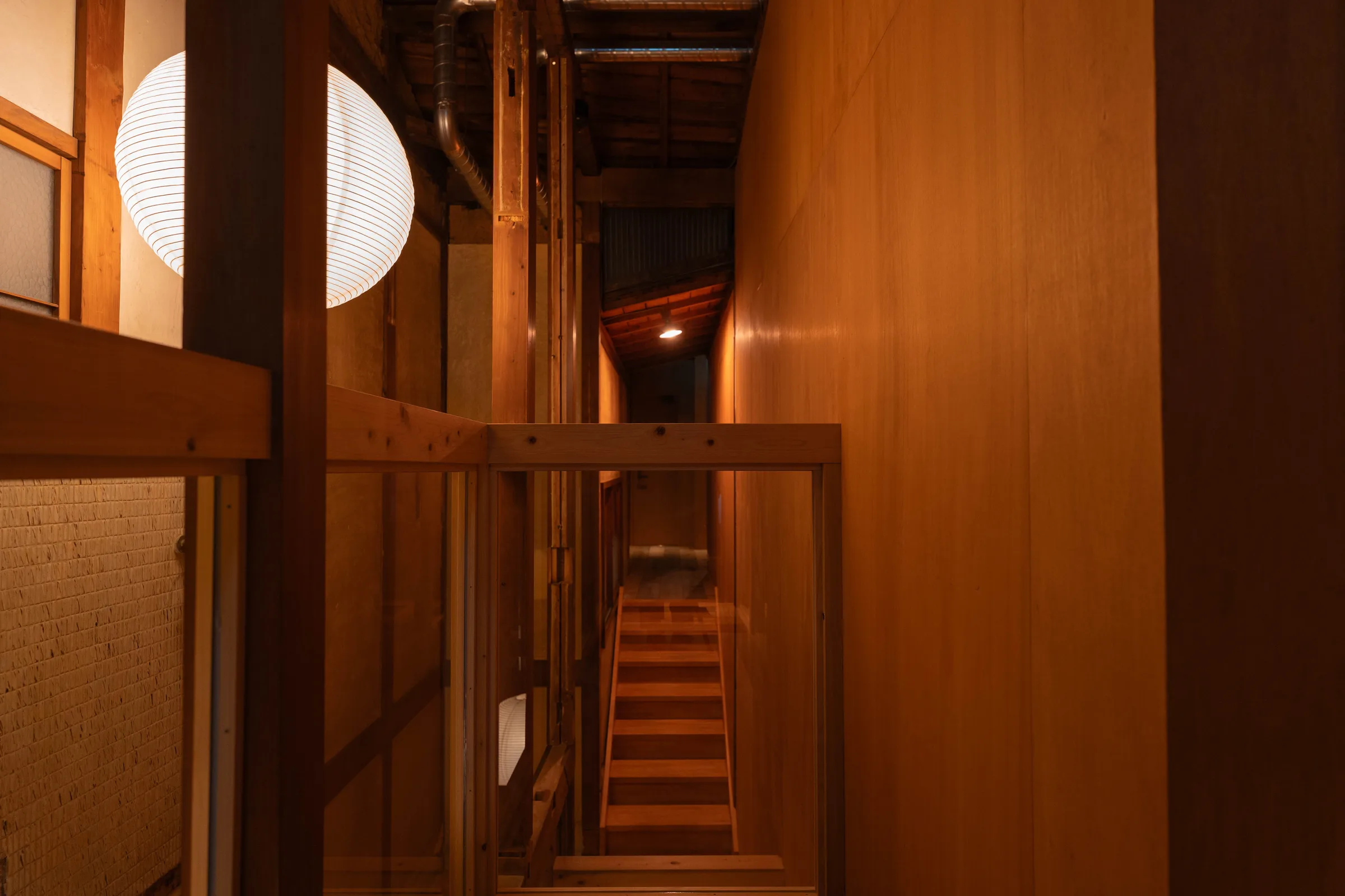 屋根裏 写真 2